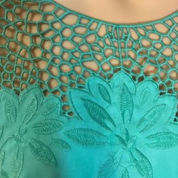 🎉HP🎉BELL SLEEVE DRESS - Picture 3 of 6